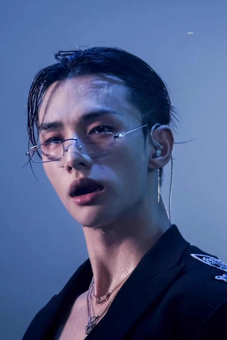 hwang hyunjin thumbnail
