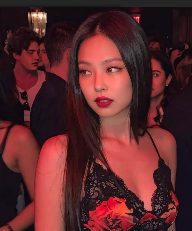 Jennie  thumbnail