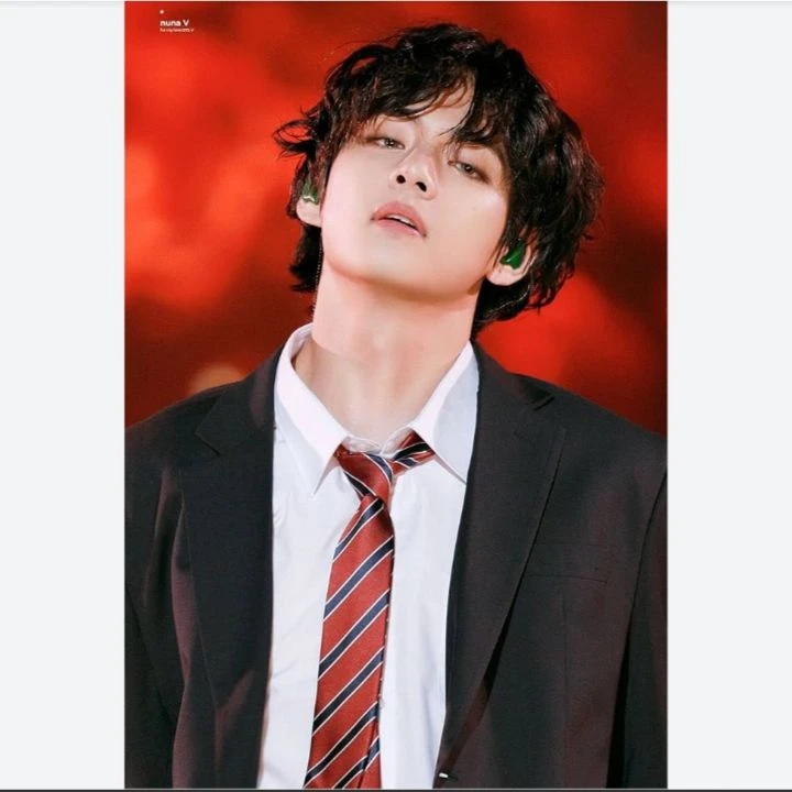Kim Taehyung (V) thumbnail