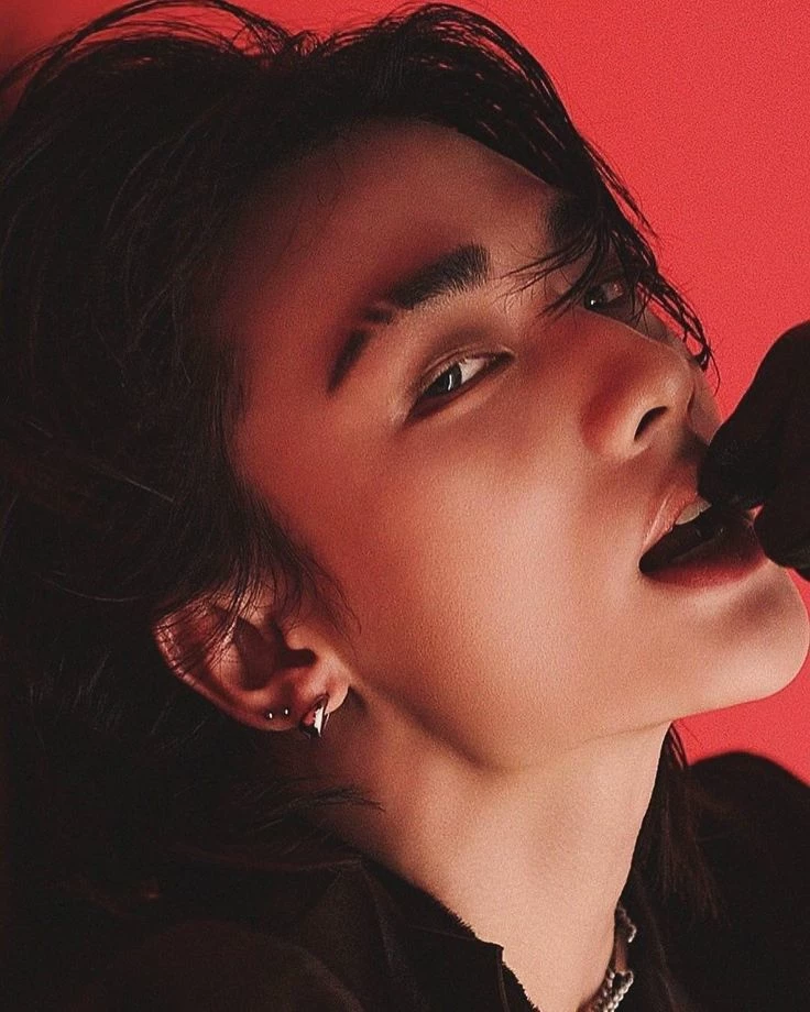 HWANG HYUNJIN thumbnail