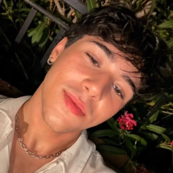 Efe Şan thumbnail