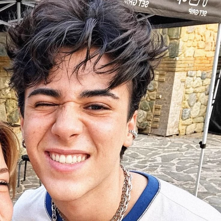 Efe Şan thumbnail