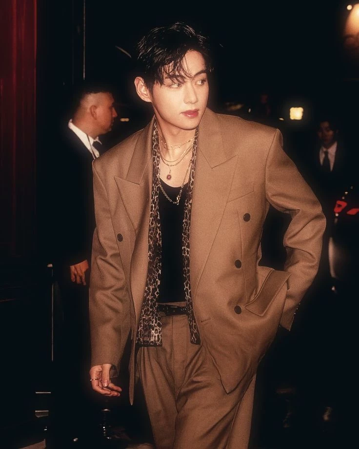 Kim Taehyung thumbnail