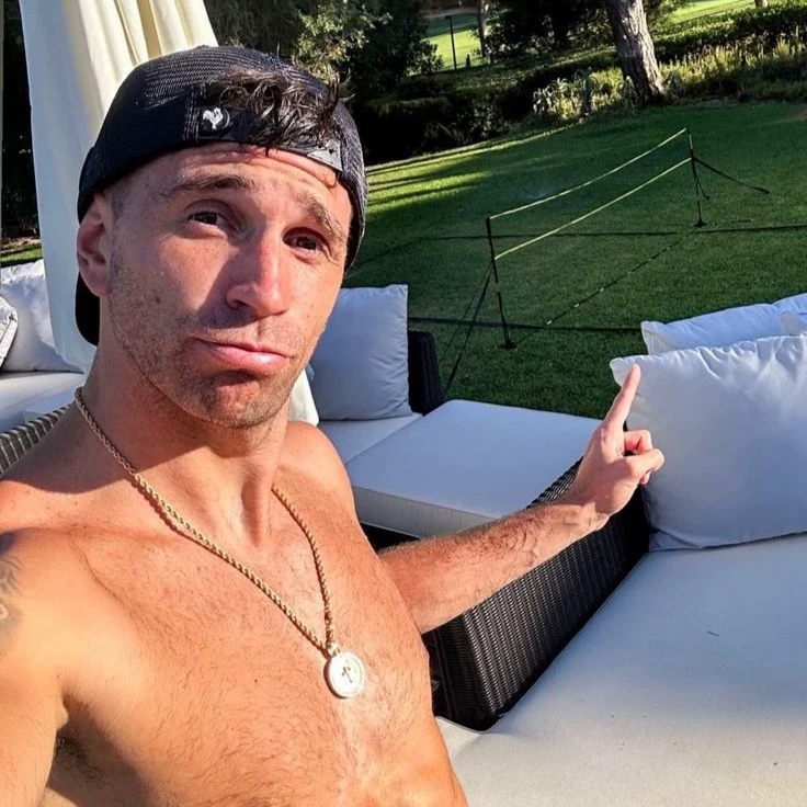 Emiliano Martínez thumbnail