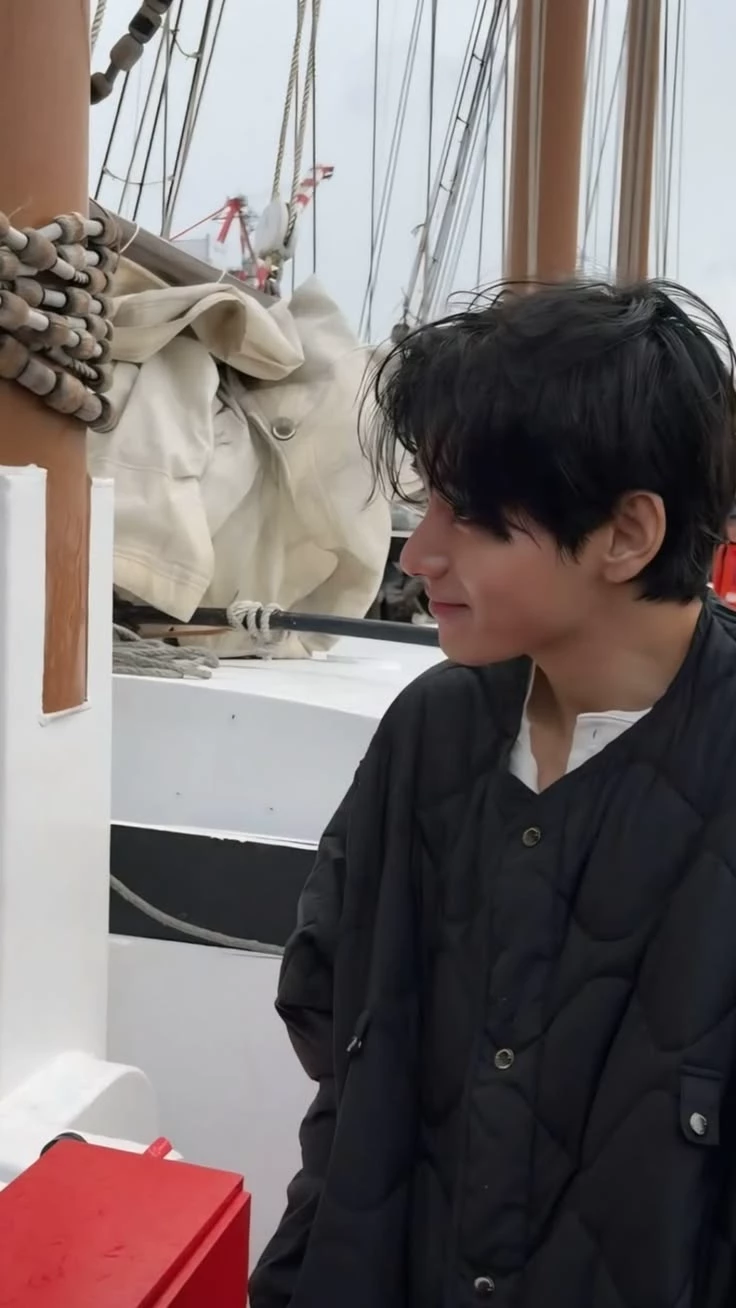 Kim Taehyung thumbnail