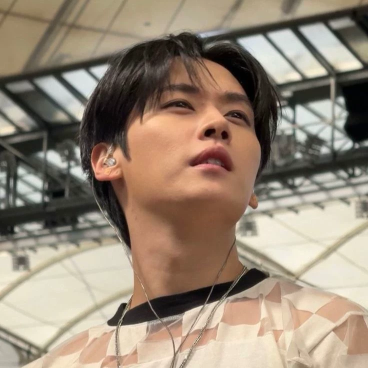 Lee Know thumbnail