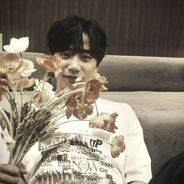 Lee Jun Young thumbnail