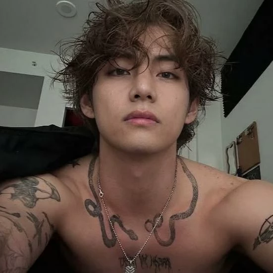 Kim Taehyung thumbnail