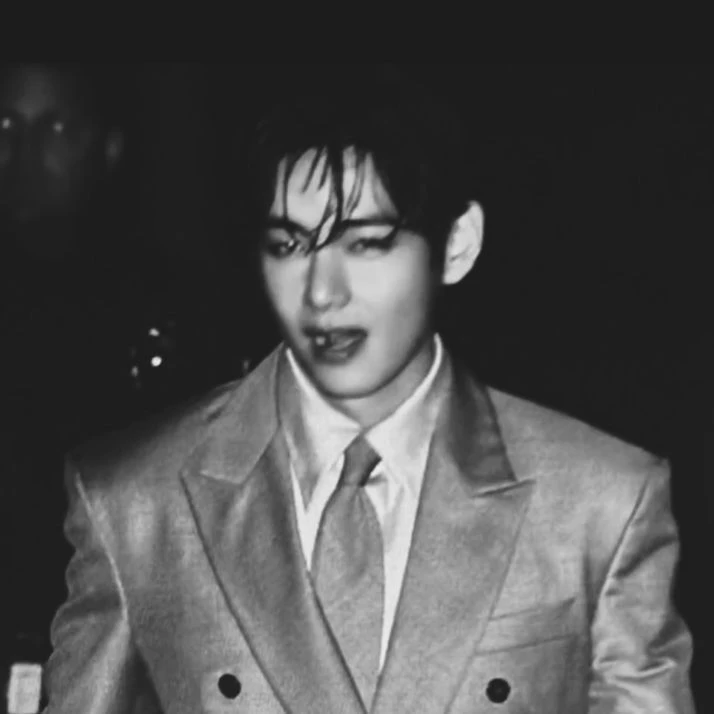Kim Taehyung thumbnail