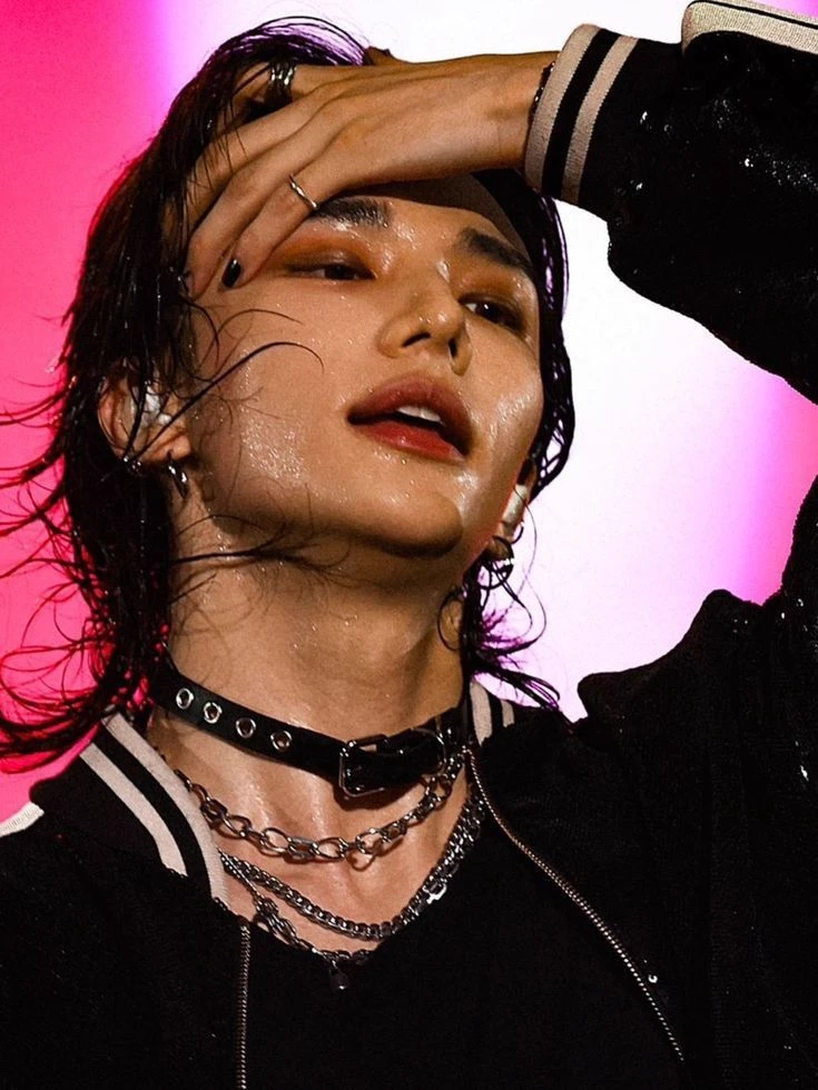 hyunjin  thumbnail