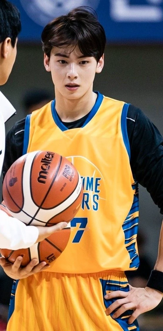 Cha Eun woo thumbnail