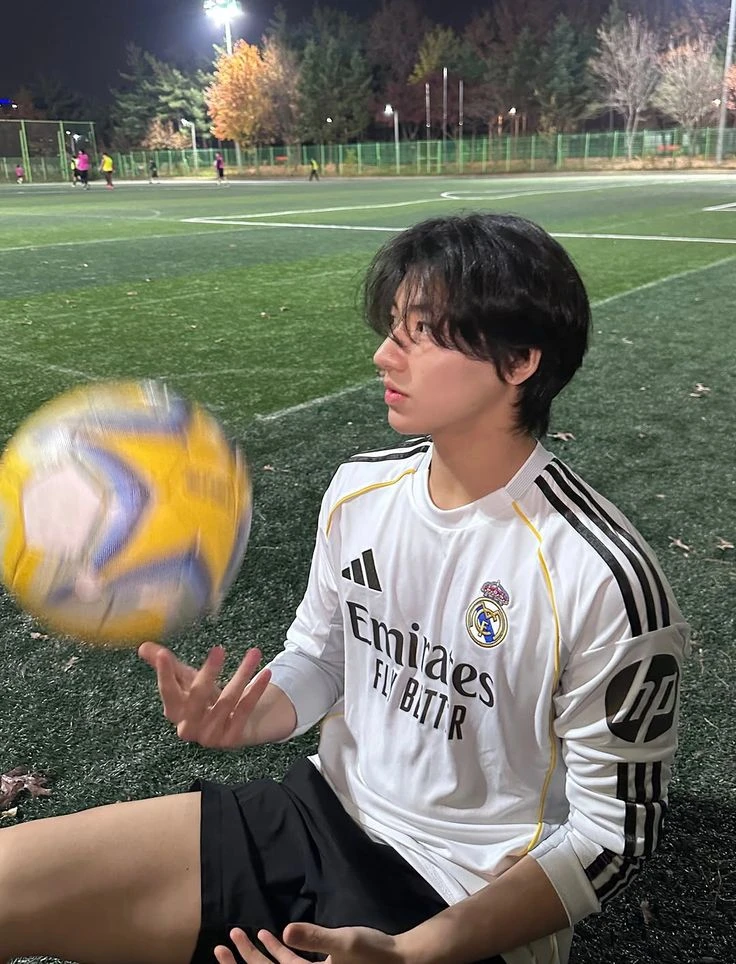 Yang Donghwa thumbnail