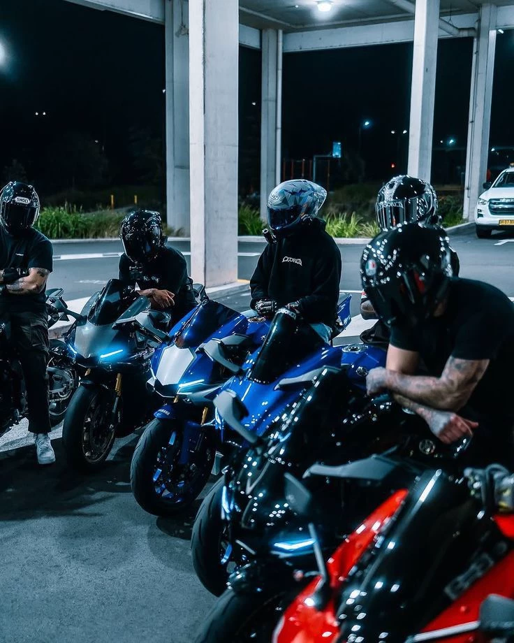 4 bikers thumbnail