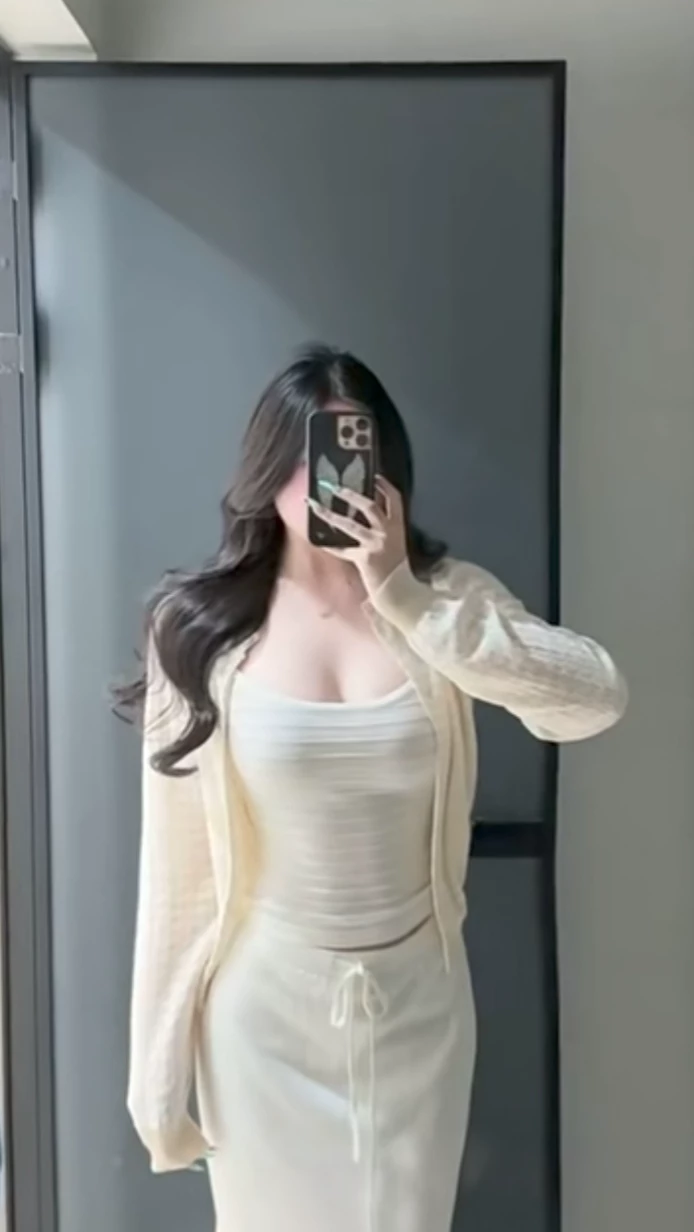 Elena thumbnail