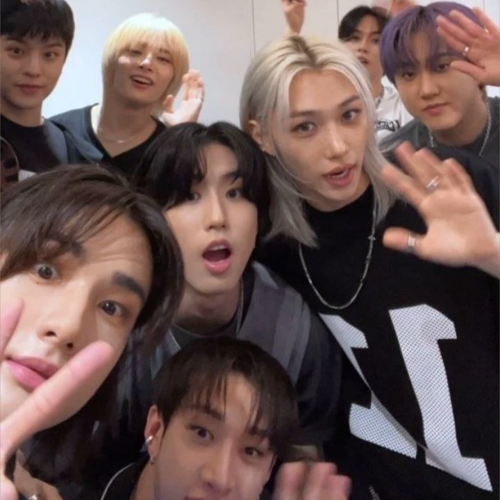 Stray Kids lo thumbnail