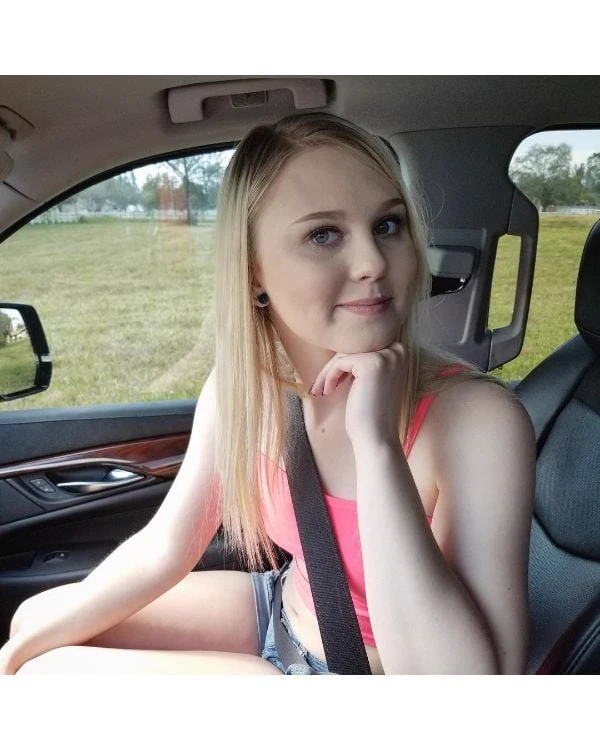 Lily Rader thumbnail