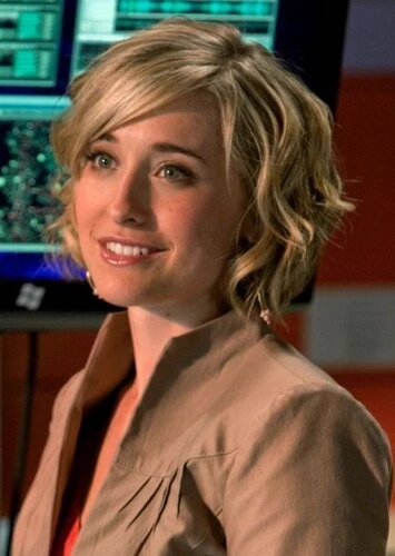 chloe sullivan thumbnail