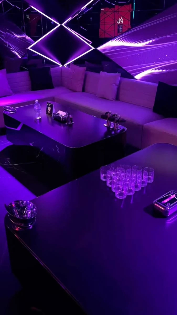 //Party club//omegaverse/ thumbnail