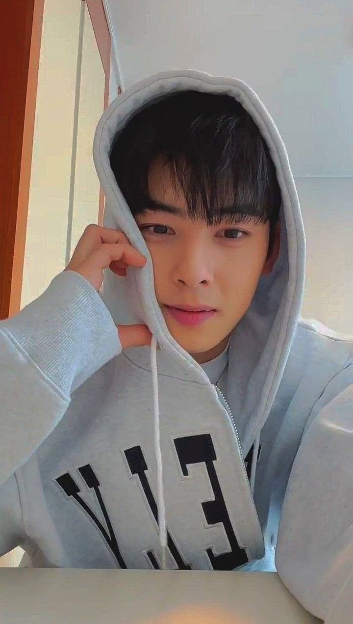 Lee Dong Min, Cha Eun Woo thumbnail