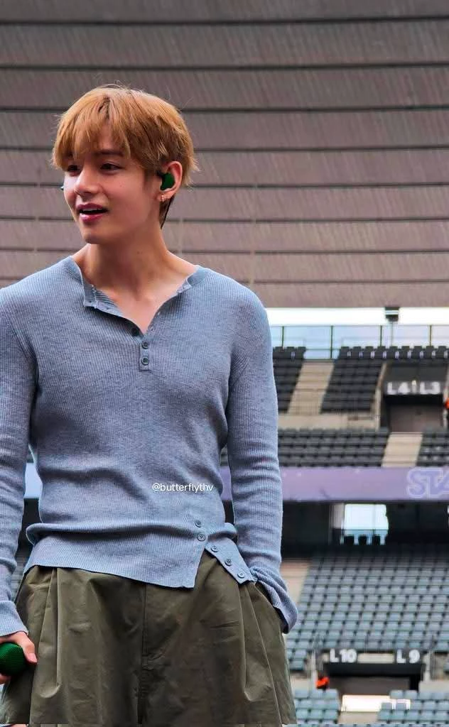 BTS Kim Taehyung loves you thumbnail