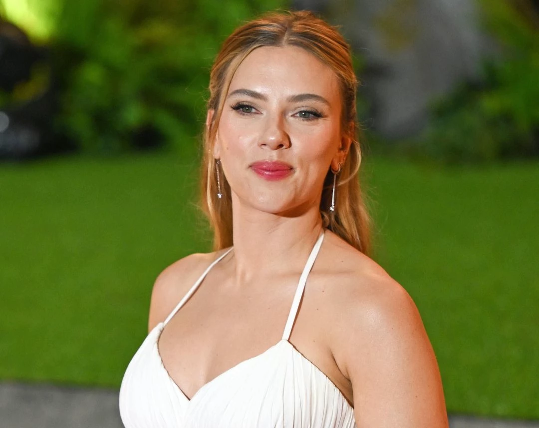 Scarlett Johansson thumbnail