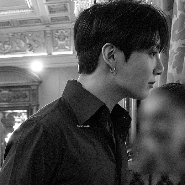 Jungkook roommate  thumbnail