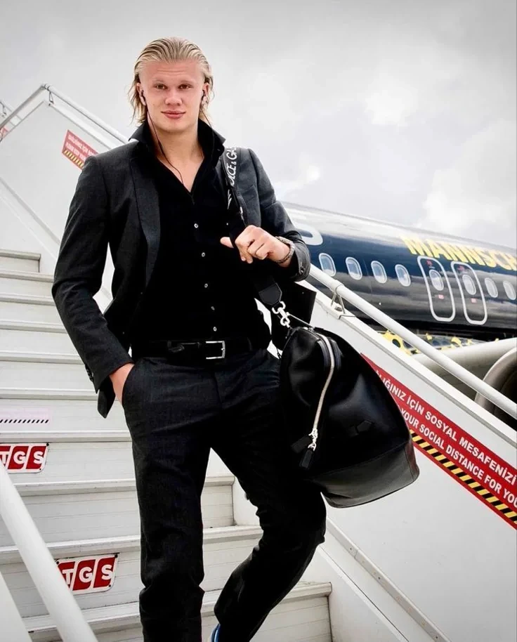 Erling Haaland. thumbnail
