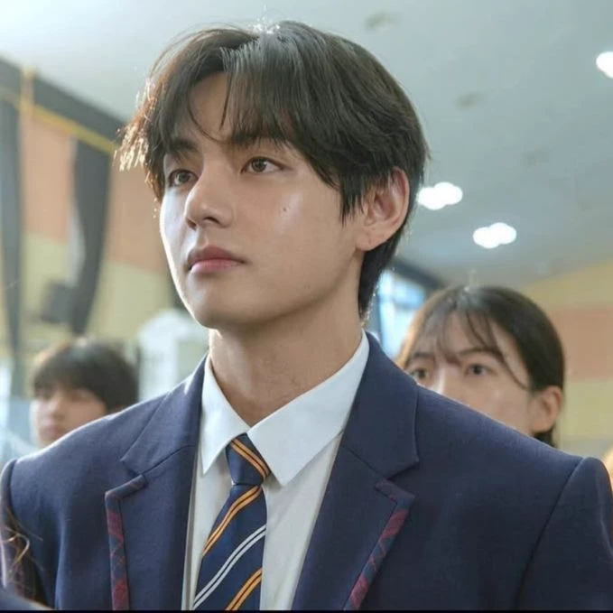 Kim Taehyung thumbnail