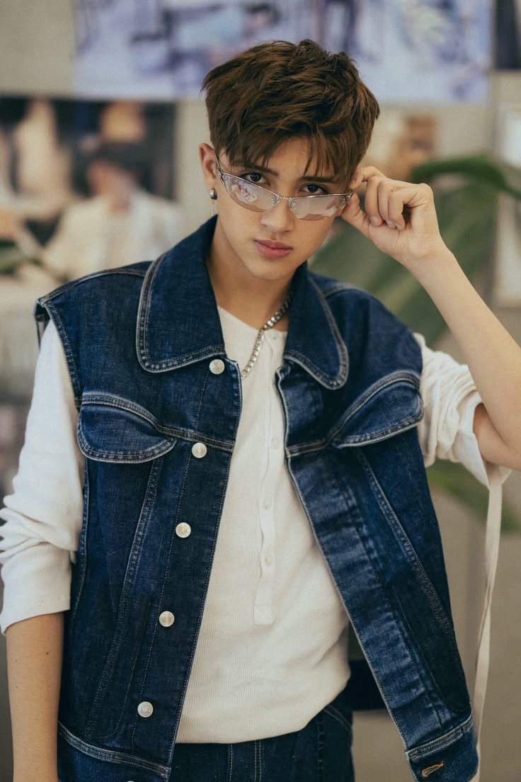 CREATE YOUR OWN STORY WITH KENNETH DE SANTOS BRAVOS thumbnail