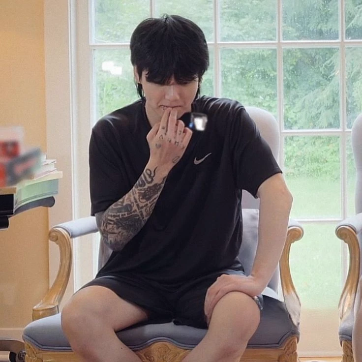Jeon Jungkook thumbnail
