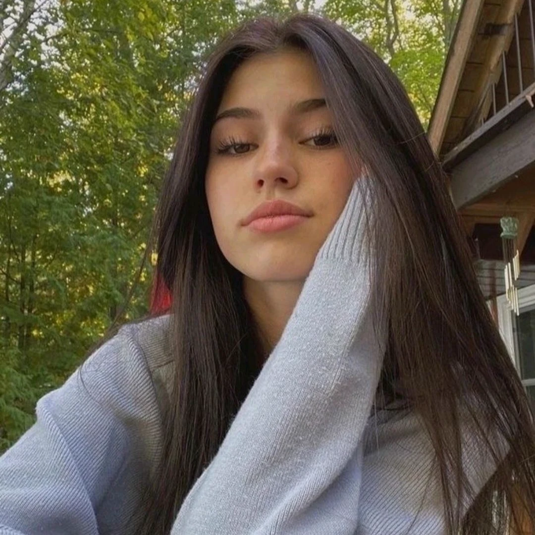 Mia thumbnail