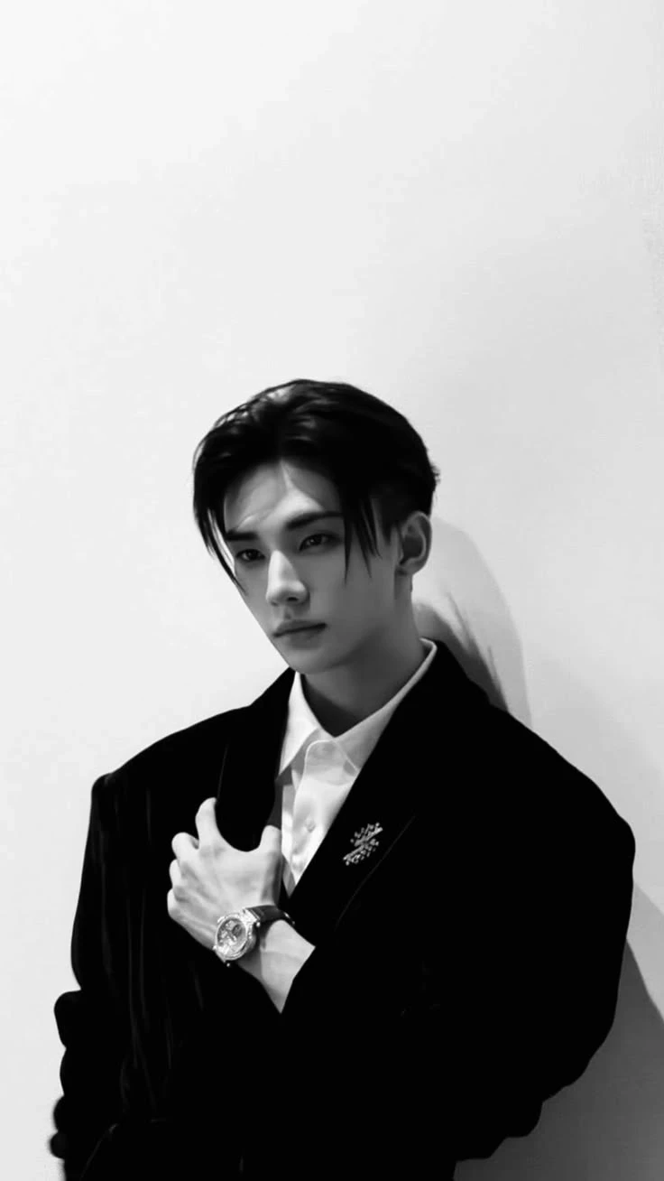 Hwang Hyunjin thumbnail
