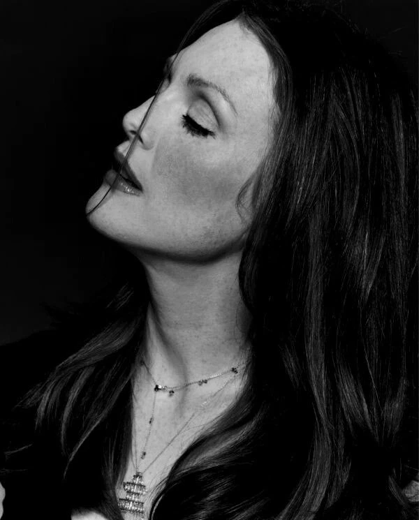 Julianne Moore thumbnail