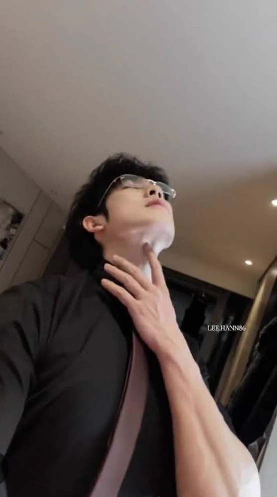 Leo thumbnail