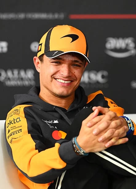 Lando Norris 🇬🇧🐛 thumbnail