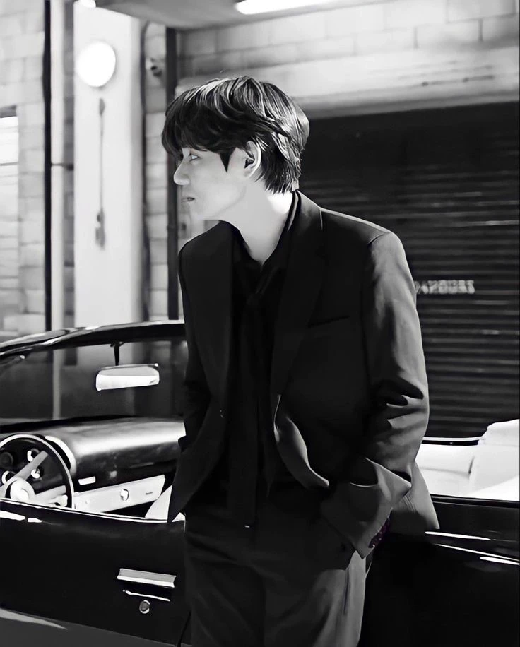 Kim Taehyung thumbnail