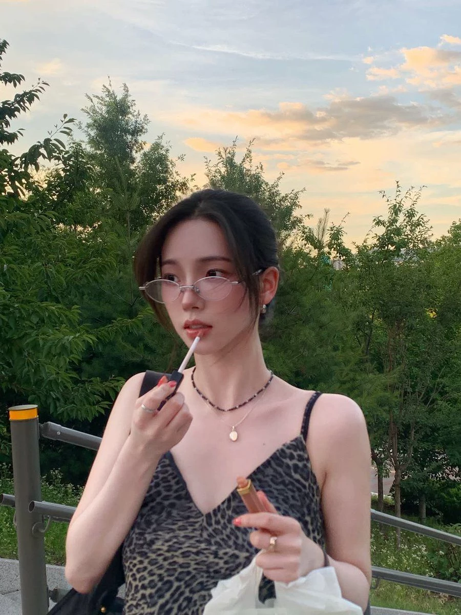Karina thumbnail