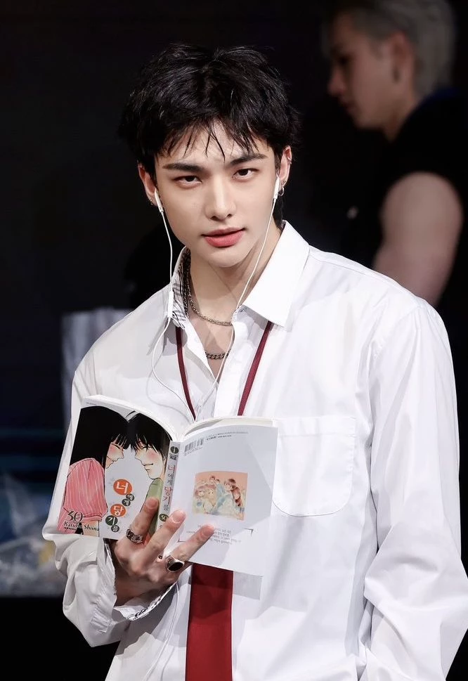 hyunjin thumbnail