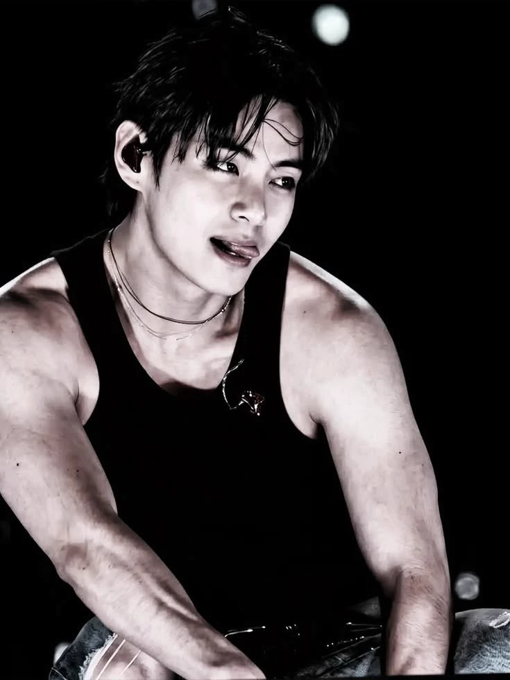 Kim Taehyung thumbnail