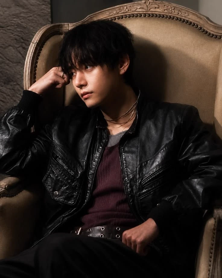 Kim Taehyung thumbnail