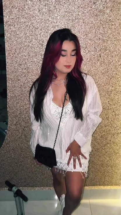Emilly Vick thumbnail