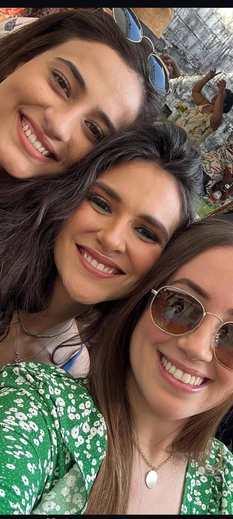 Júlia-half-sister, Juliana-half-sister and Cintia-half-sister and I-half-brother thumbnail