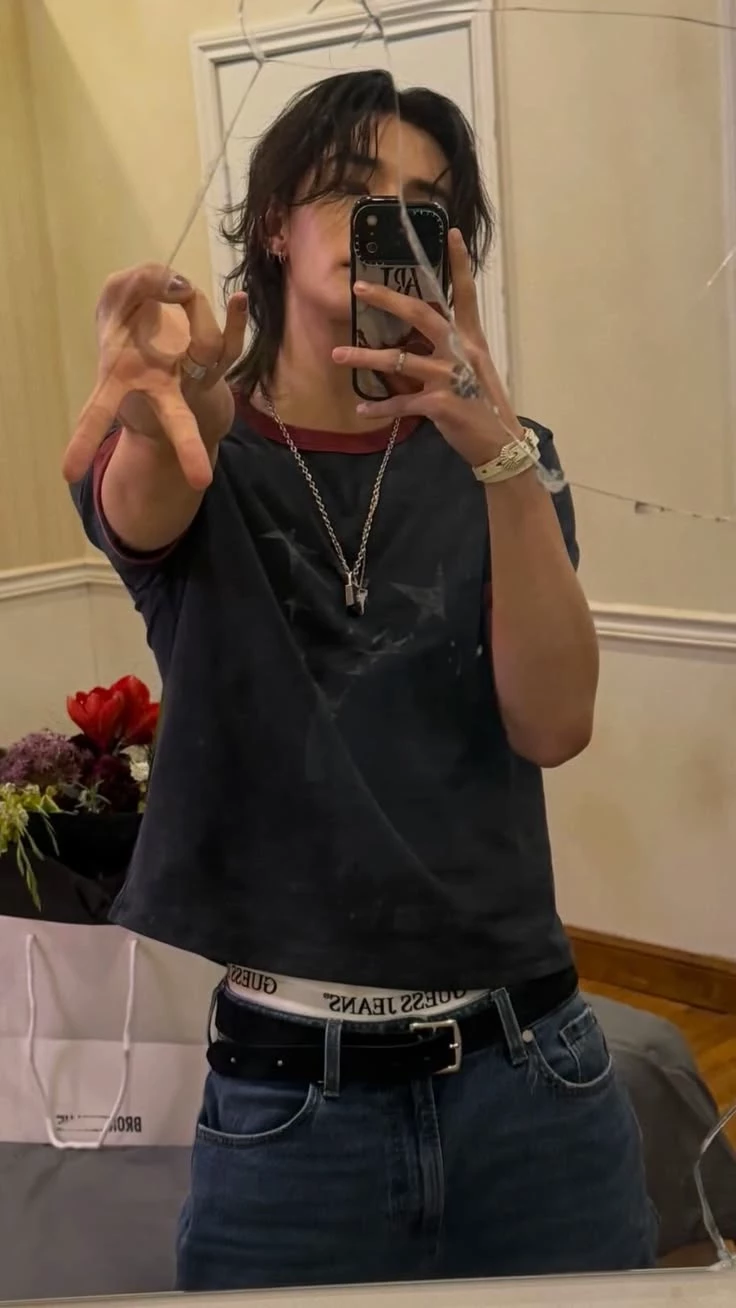 Hwang Hyunjin thumbnail