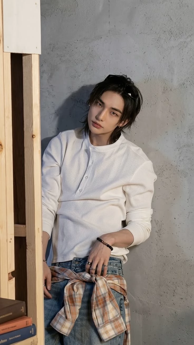 Hwang Hyunjin thumbnail