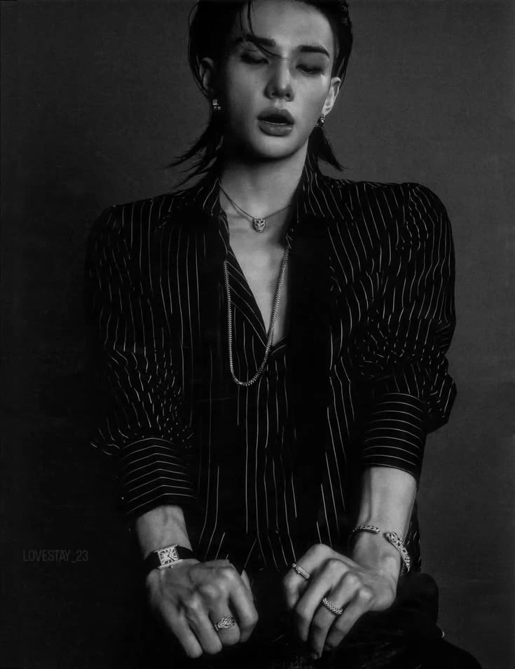 Hwang Hyunjin thumbnail