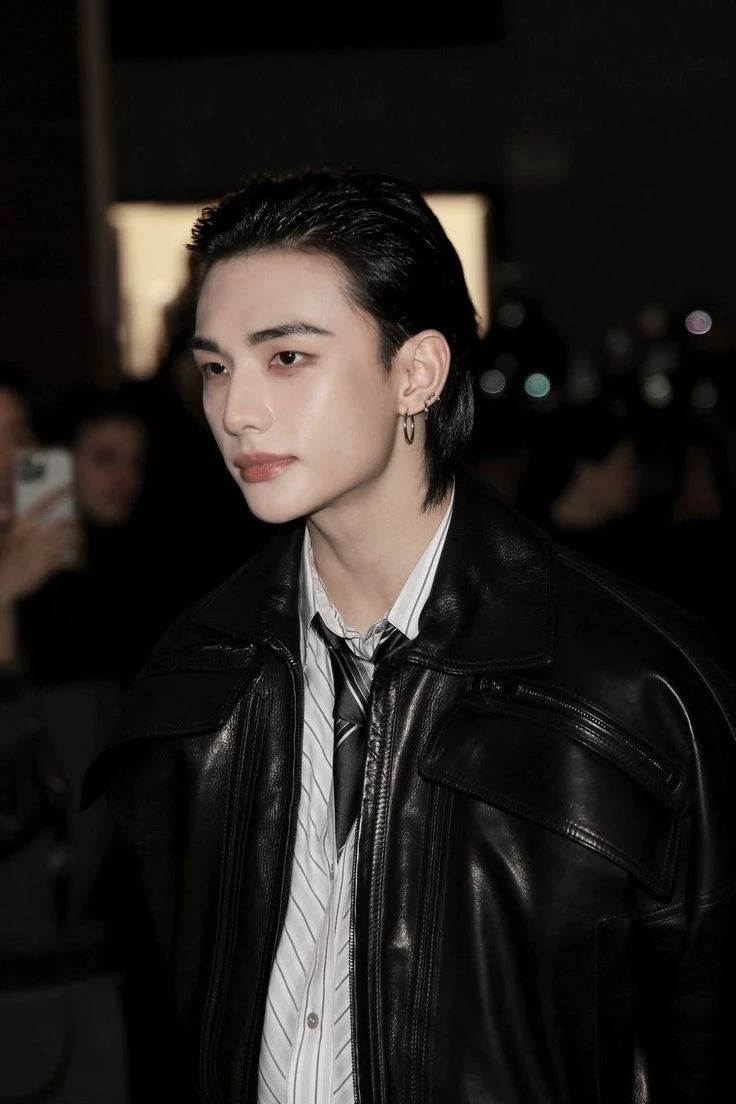 Hwang Hyunjin thumbnail