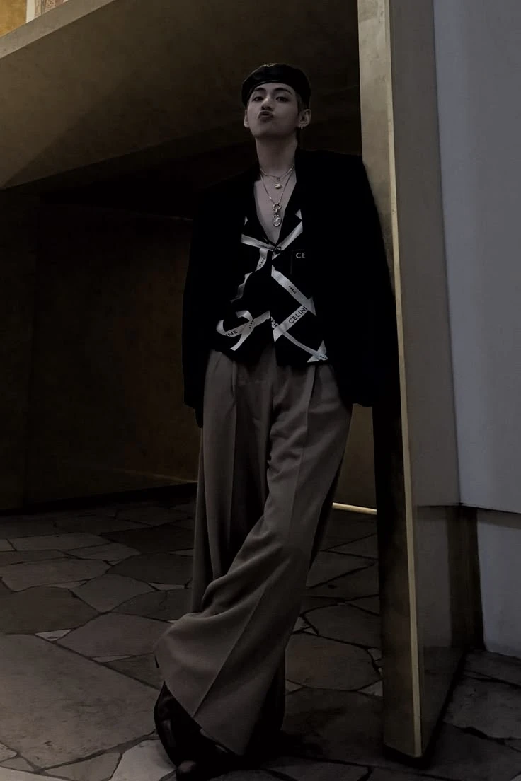 Kim Taehyung thumbnail