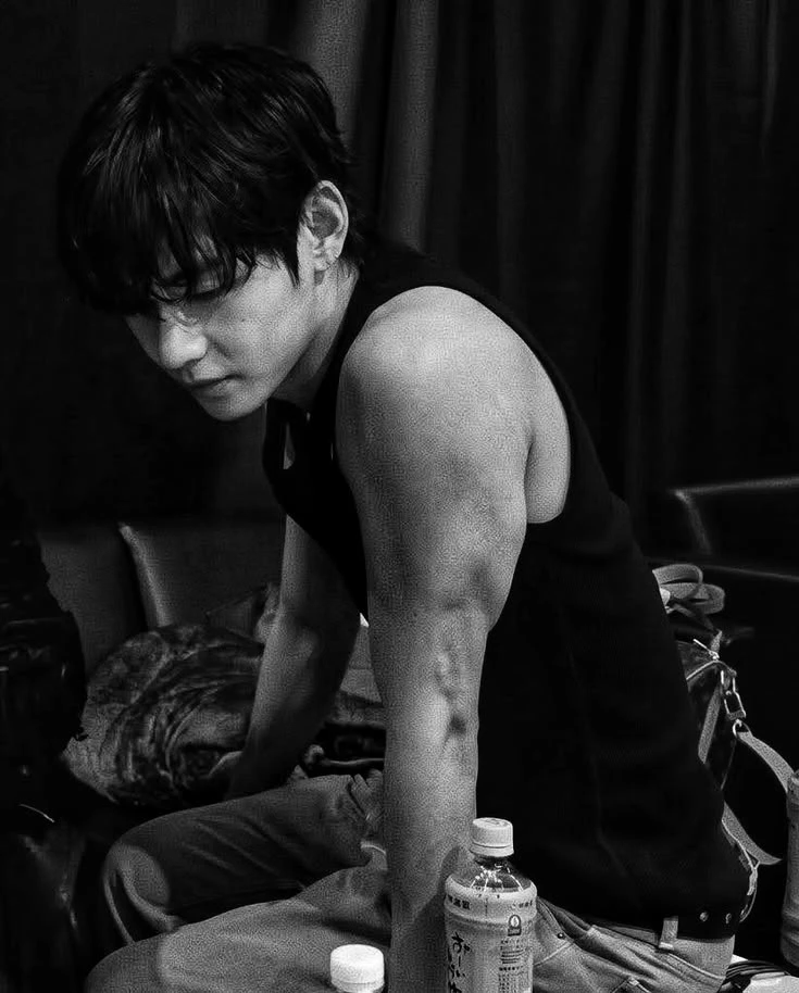 Kim Taehyung thumbnail