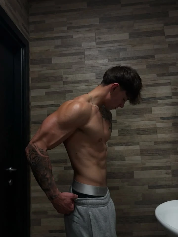Alex thumbnail
