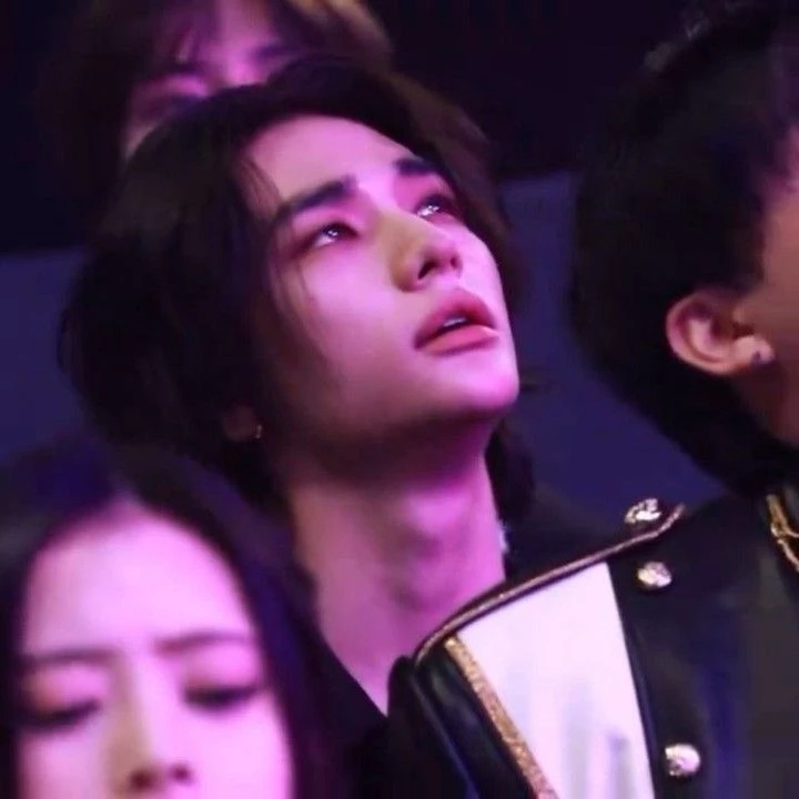 Hwang Hyunjin thumbnail